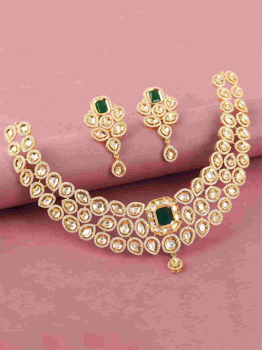 

Mirana Gold-Plated Kundan-Studded Jewellery Set