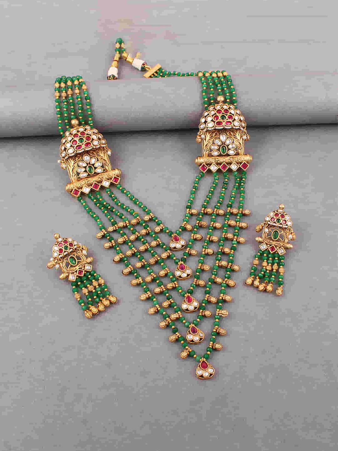

Mirana Gold-Plated Kundan Stone-Studded & Beaded Jewellery Set