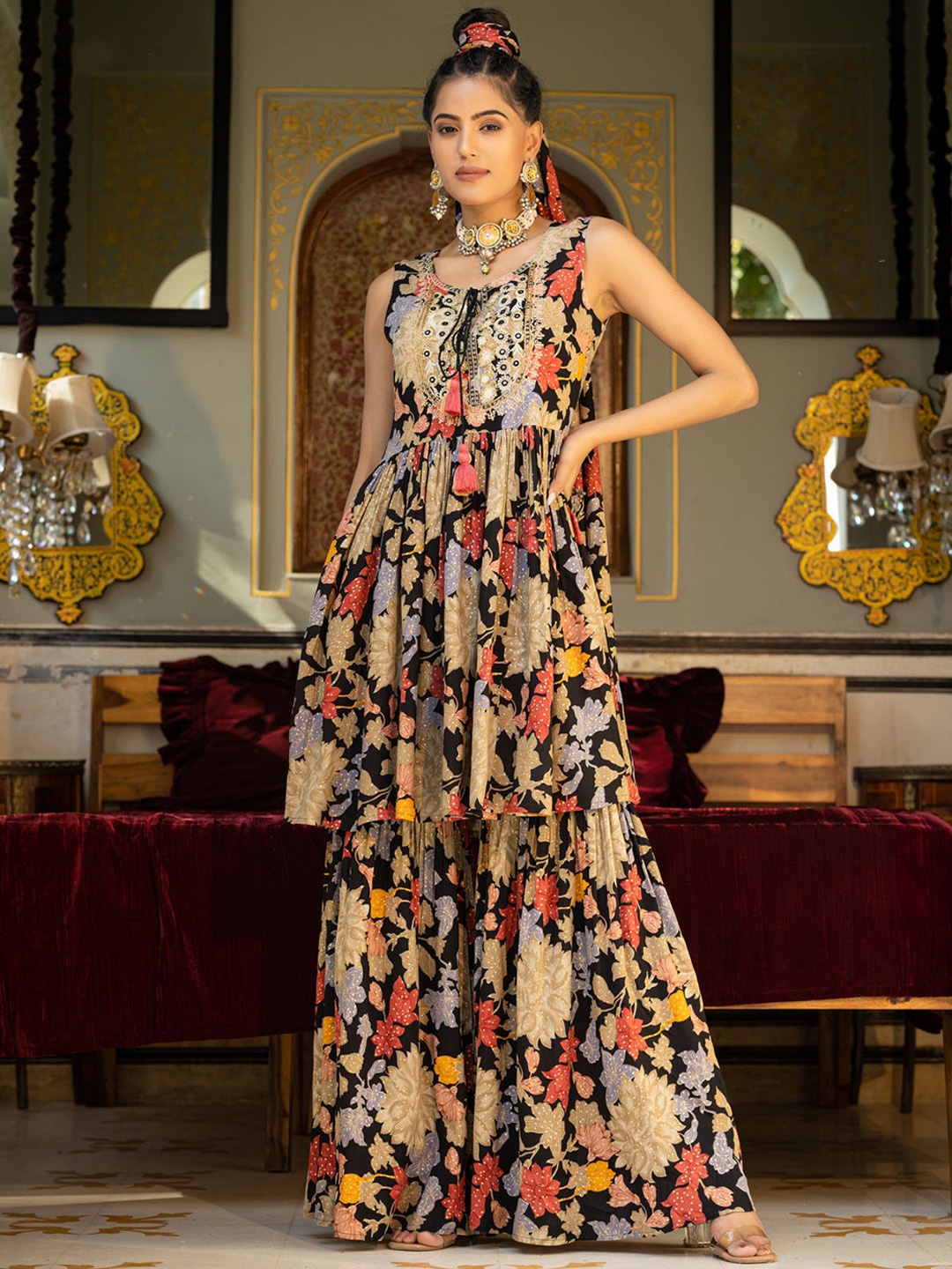 

FASHION DWAR Floral Printed Thread Work Pure Cotton Kurti with Sharara & Dupatta, Black