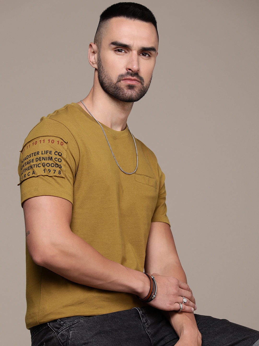 

The Roadster Life Co. Pure Cotton Relaxed Fit Pocket T-shirt, Olive