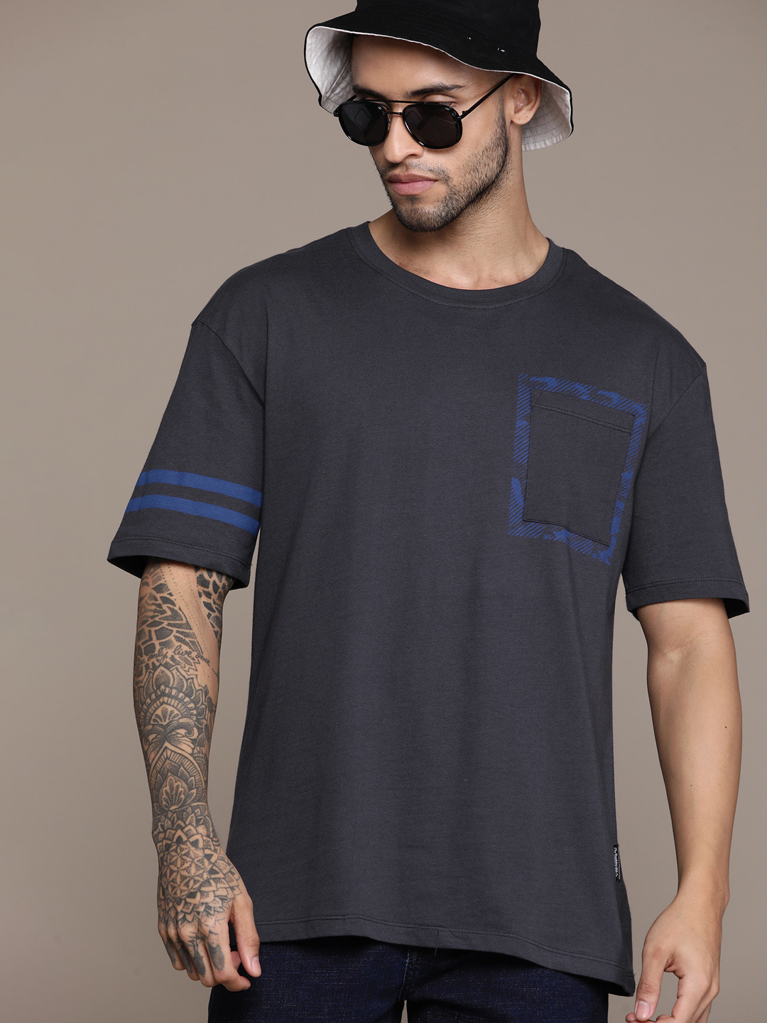 

The Roadster Lifestyle Co. Drop-Shoulder Sleeves Pure Cotton Pocket Detail T-shirt, Charcoal
