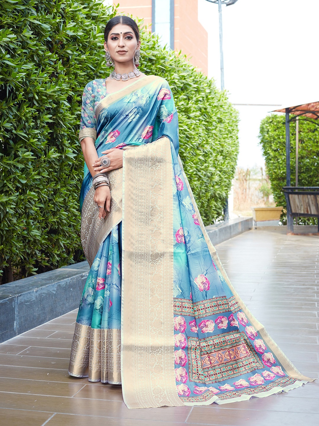 

Pisara Floral Printed Zari Silk Cotton Saree, Blue