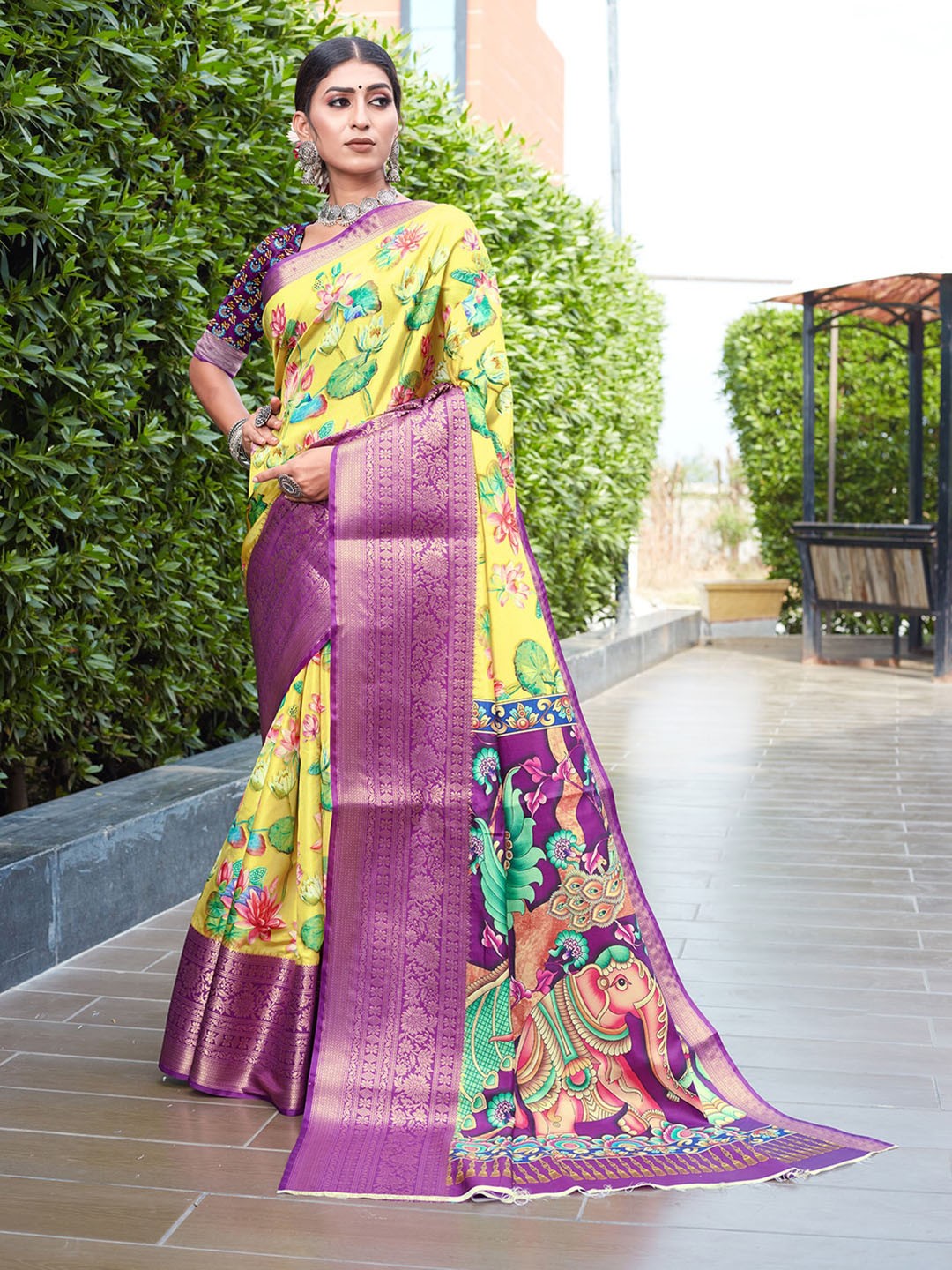 

Pisara Floral Printed Zari Silk Cotton Saree, Yellow