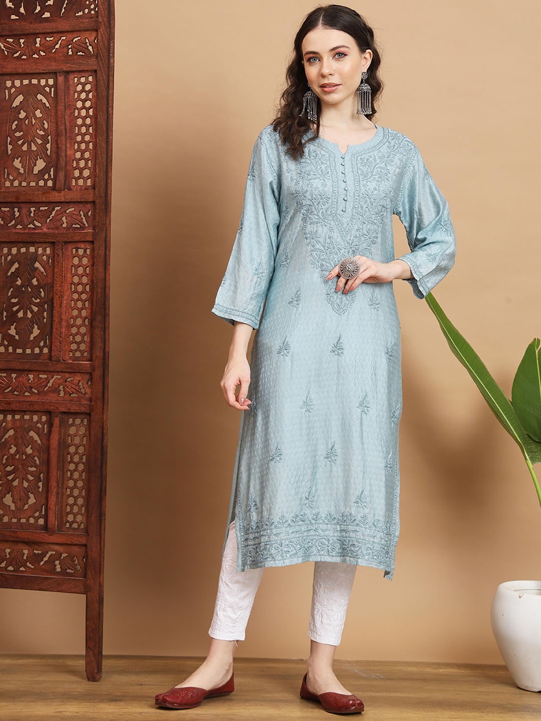 

Ethnava Ethnic Motifs Embroidered Jacquard Straight Kurta, Grey