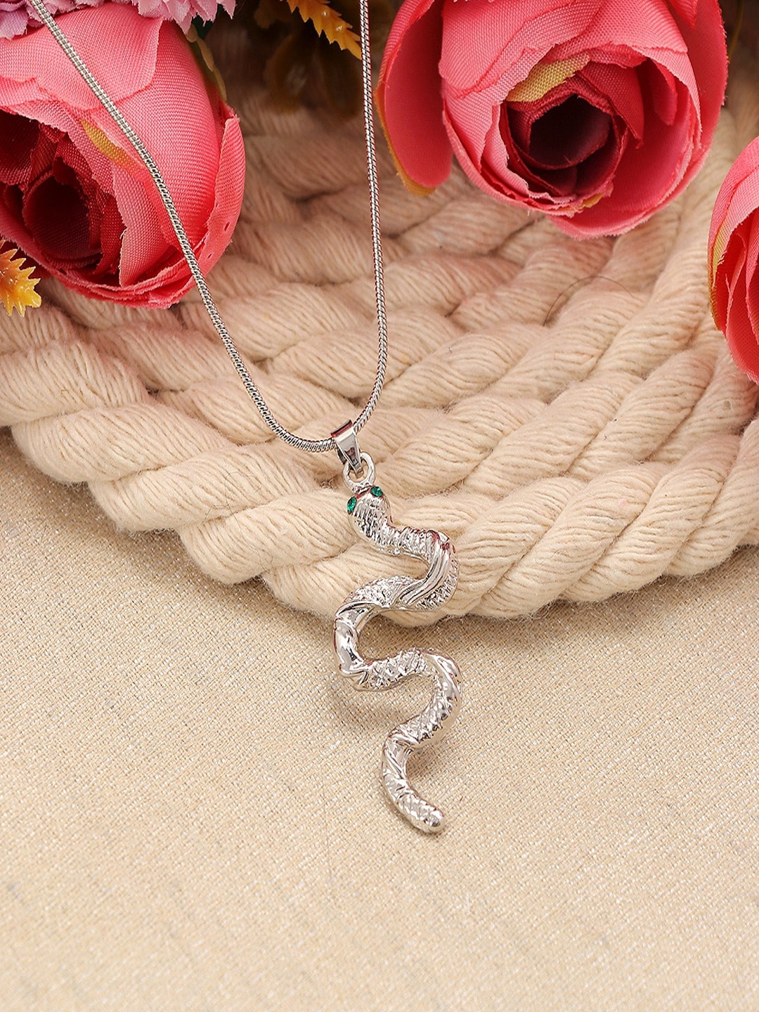 

UNIVERSITY TRENDZ Silver-Plated Snake Pendant Chunky Chain