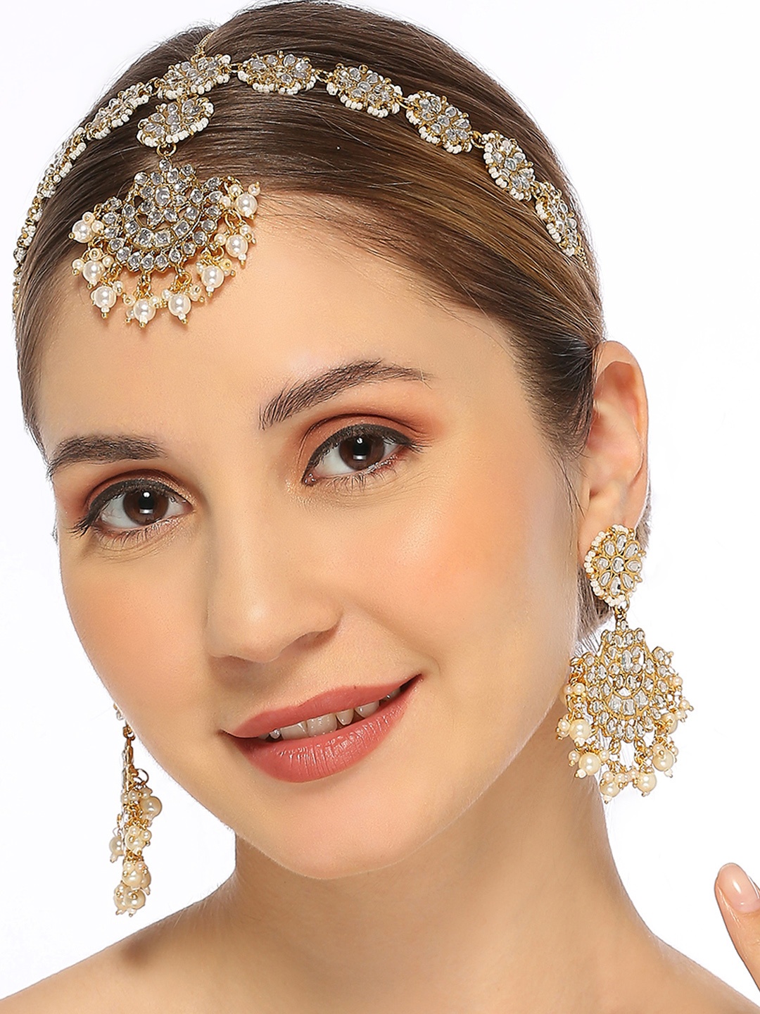 

OOMPH Kundan Studded Beaded Jewellery Set, Gold