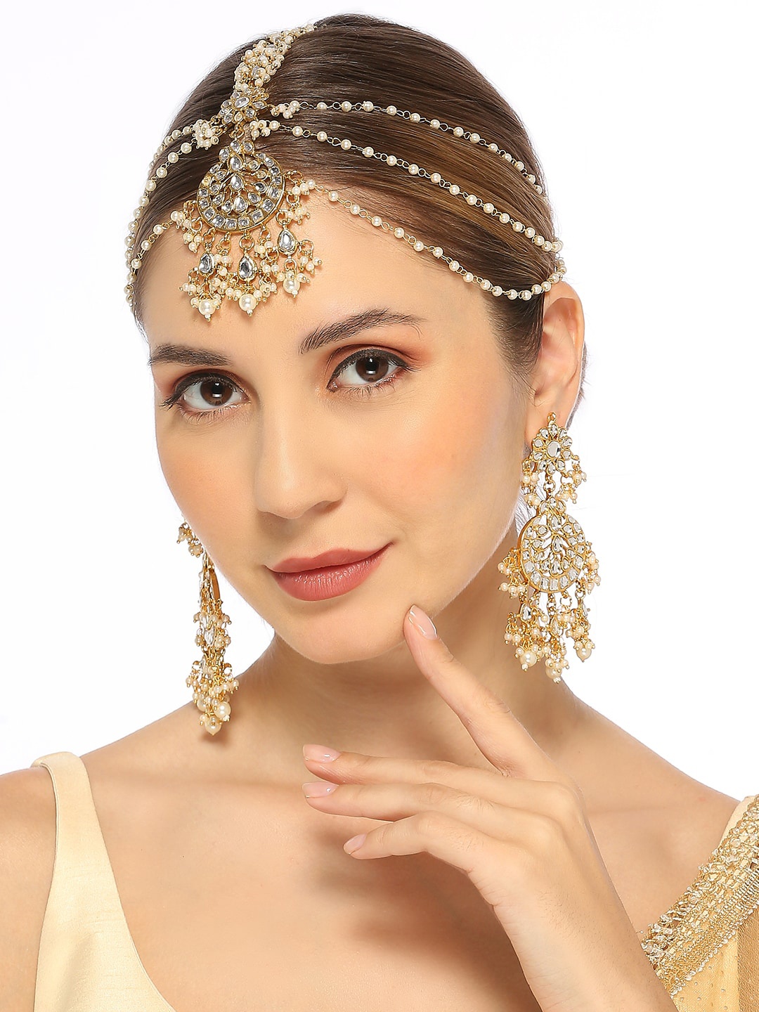 

OOMPH Kundan Stone Studded & Beaded Jewellery Set, Gold