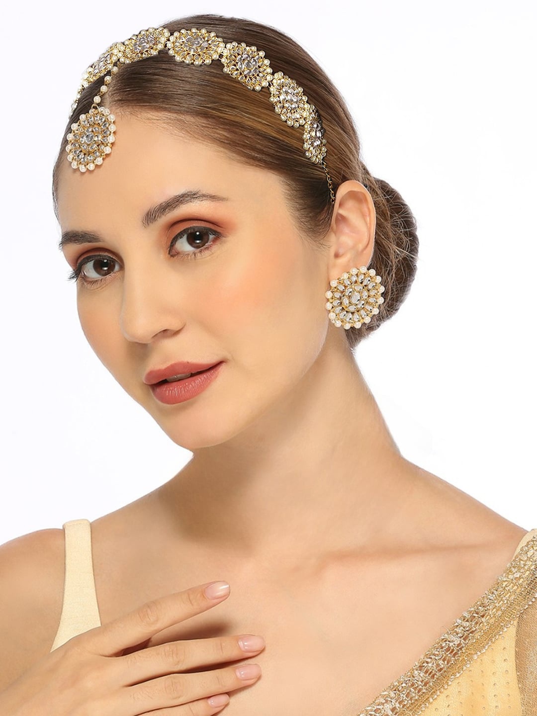 

OOMPH Gold Plated Kundan Stone Studded Jewellery Set