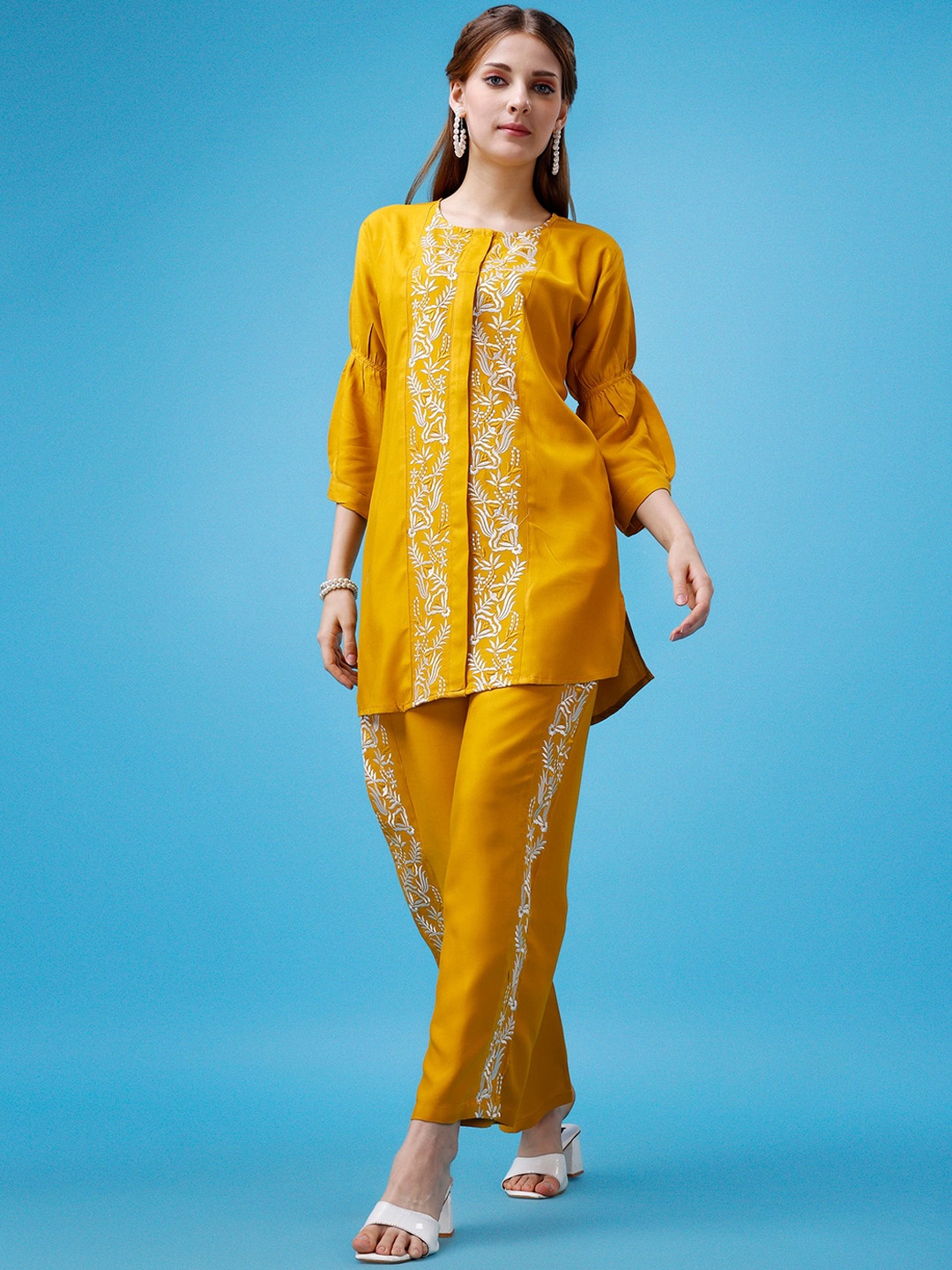 

Molly & Michel Floral Embroidered Kurta With Trouser, Yellow