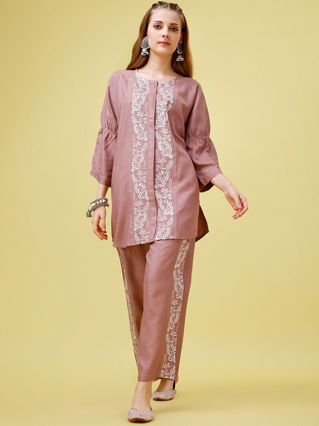 

Molly & Michel Floral Embroidered Kurta With Trouser, Pink