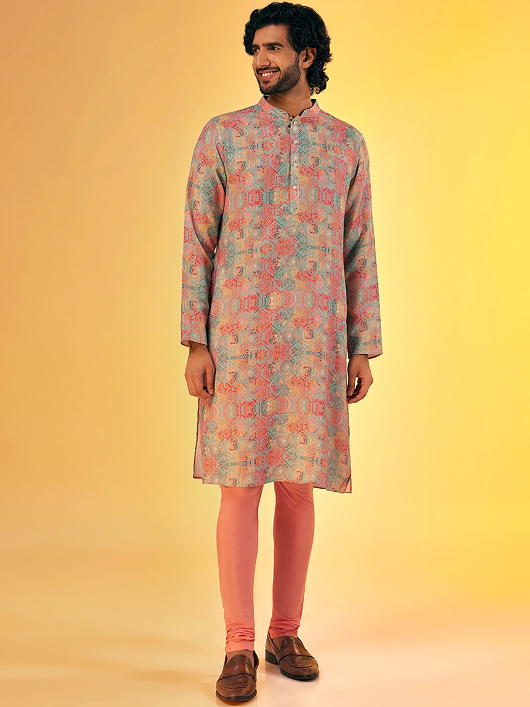 

KISAH Ethnic Motifs Printed Mandarin Collar Straight Kurta With Pyjamas, Peach