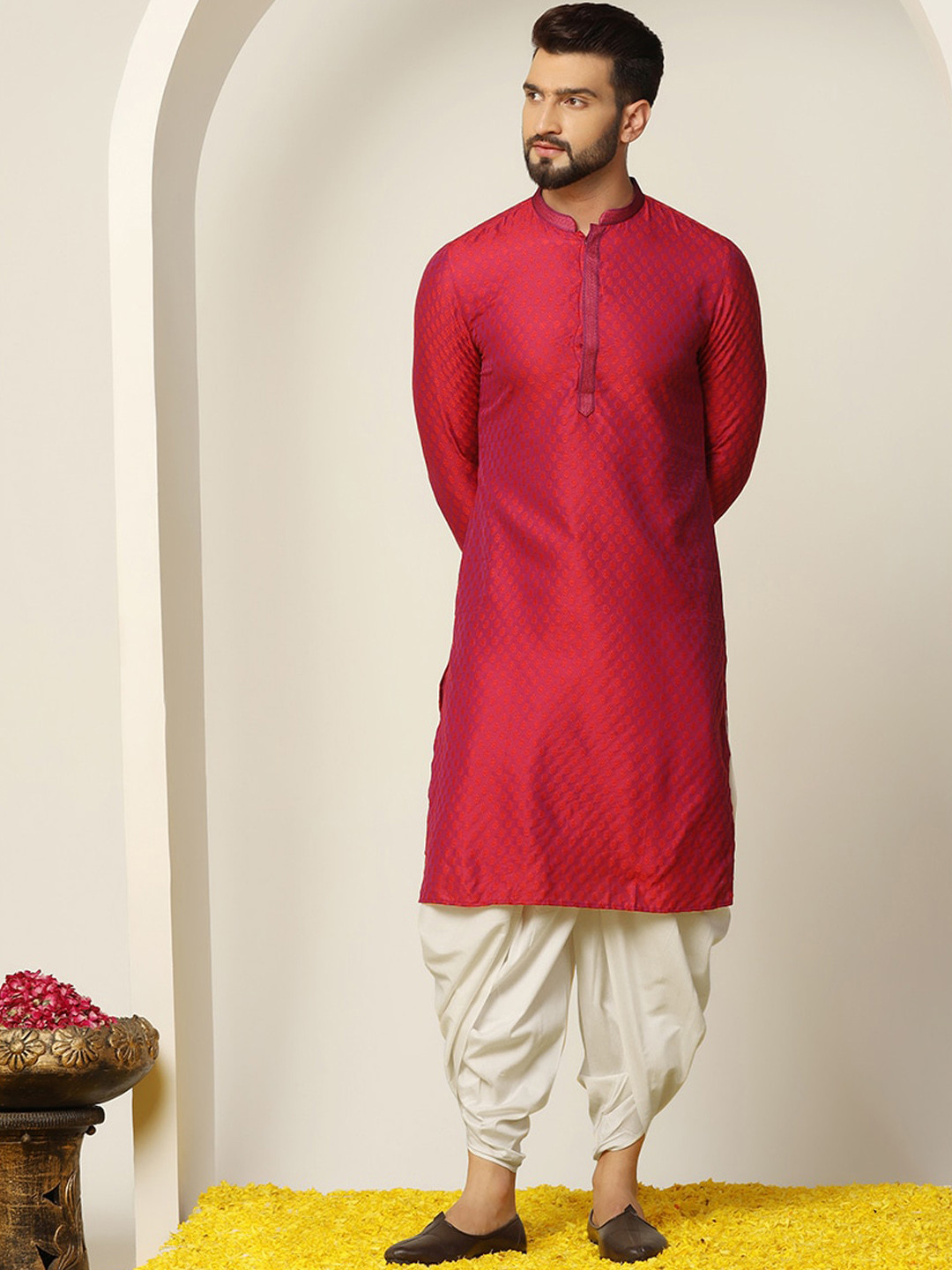 

KISAH Men Ethnic Motifs Jacquard Woven Design Straight Kurta With Dhoti Pants Set, Red