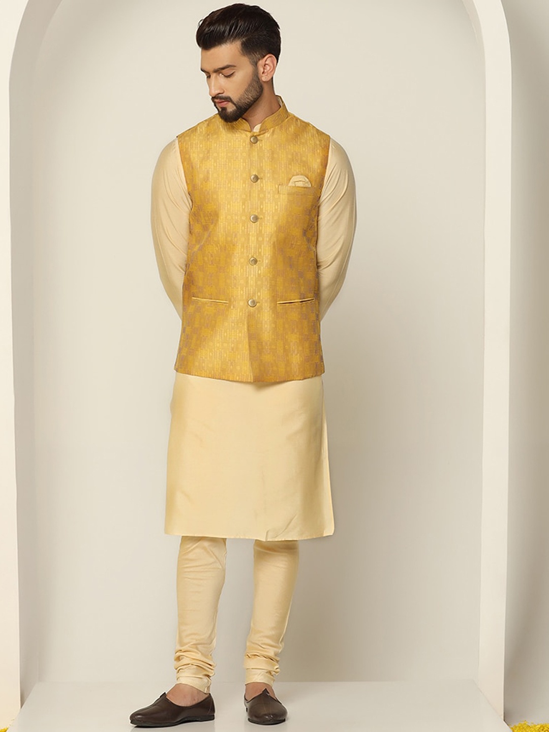 

KISAH Mandarin Collar Regular Kurta with Churidar With Nehru Jacket, Cream