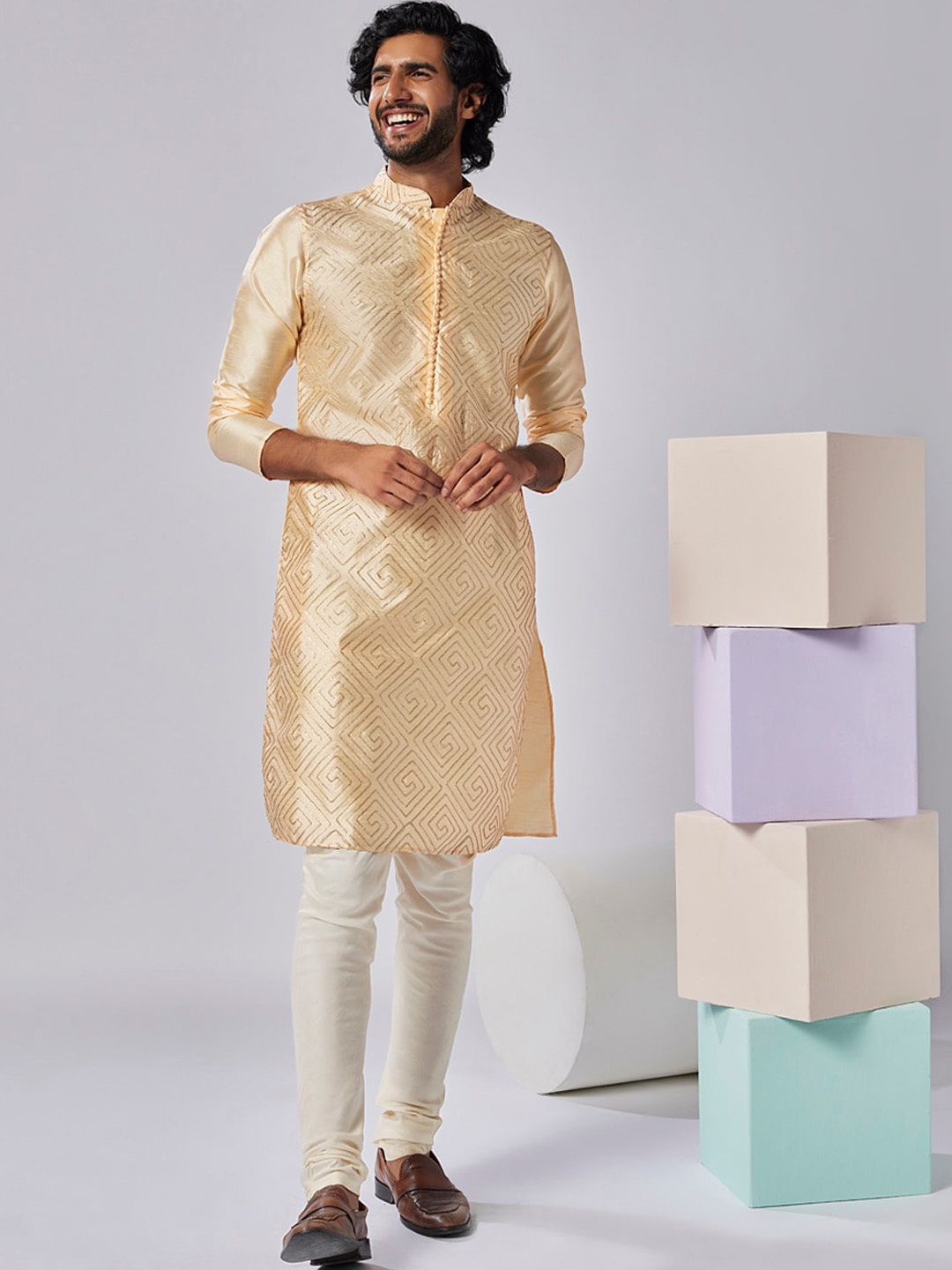 

KISAH Geometric Embroidered Gotta Patti Mandarin Collar Kurta With Churidar, Beige