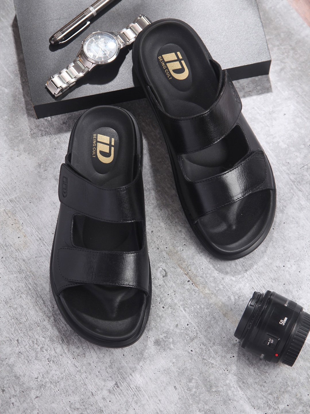 

ID Men Textured Lightweight & Flexible Leather Comfort Sandals, Black