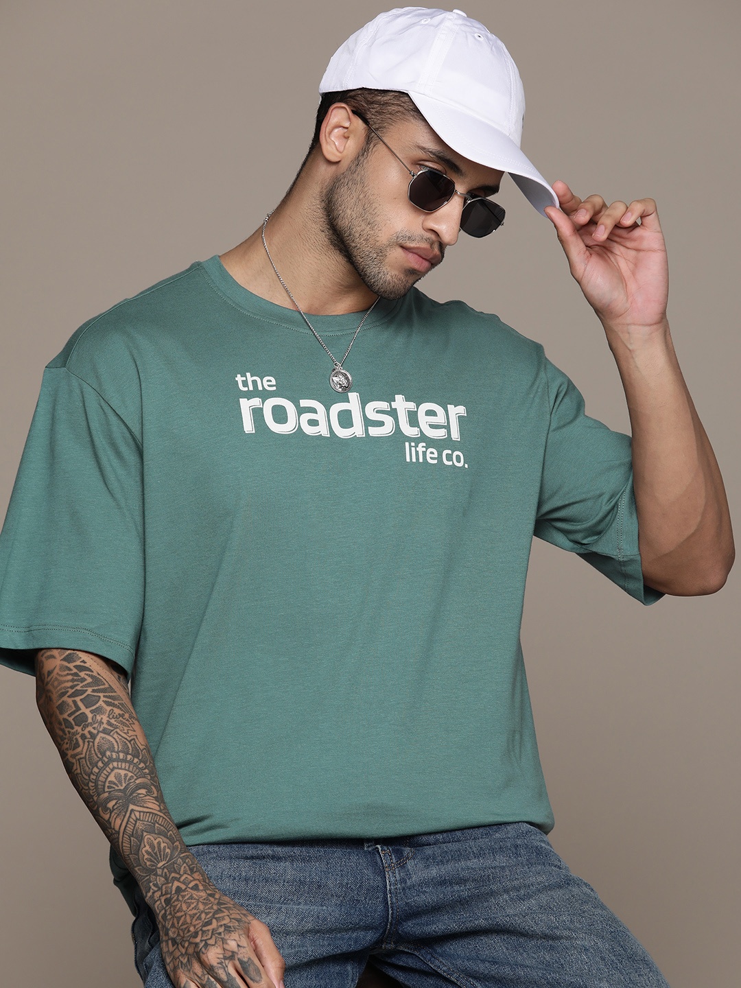 

The Roadster Lifestyle Co. Brand Logo Printed Drop-Shoulder Sleeves Pure Cotton T-shirt, Green