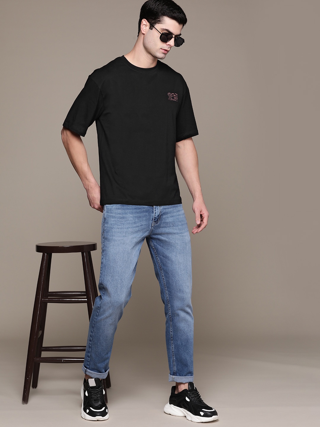 

The Roadster Lifestyle Co. Printed Drop-Shoulder Sleeves Pure Cotton T-shirt, Black