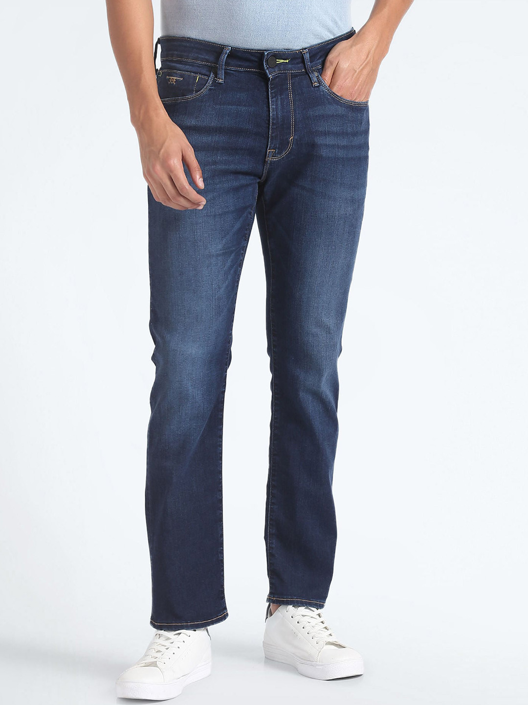 

Flying Machine Men Tapered Fit Light Fade Stretchable Jeans, Blue