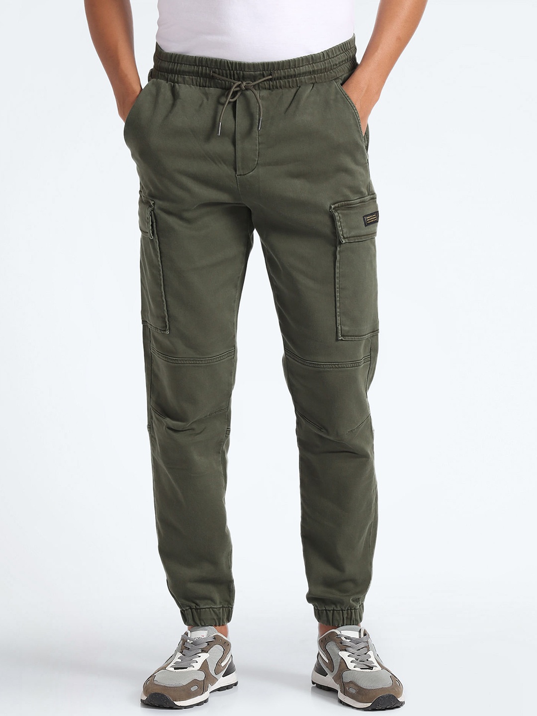 

Flying Machine Men Tapered Fit Mid-Rise Cotton Joggers, Green
