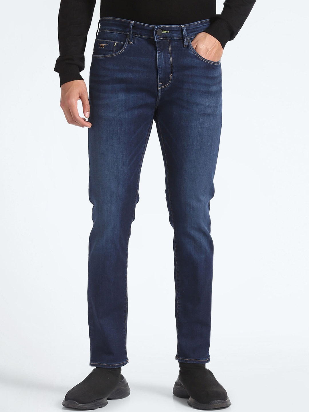 

Flying Machine Men Tapered Fit Light Fade Stretchable Jeans, Blue