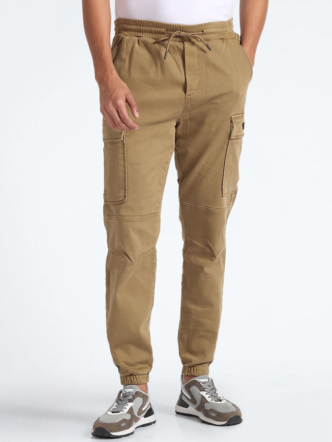 

Flying Machine Men Tapered Fit Mid-Rise Cotton Joggers, Brown