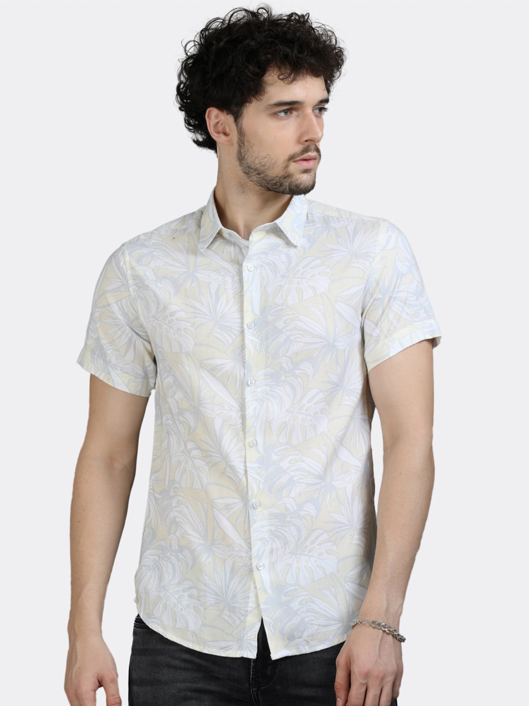 

BADMAASH Slim Fit Floral Opaque Printed Casual Shirt, White