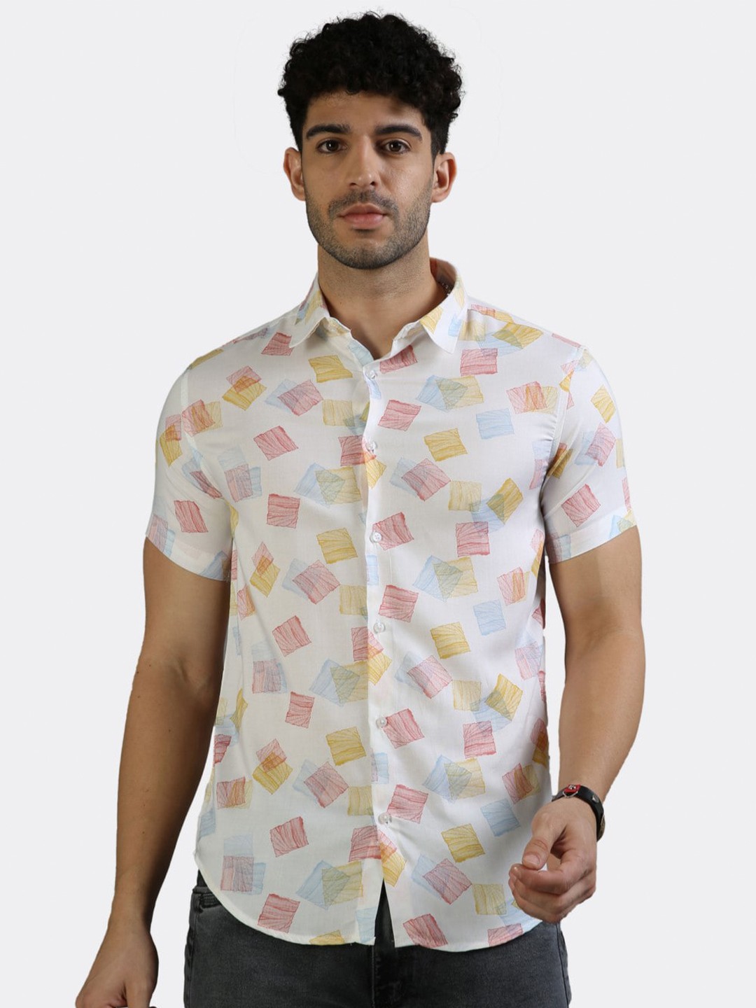 

BADMAASH Slim Fit Graphic Printed Casual Shirt, Red