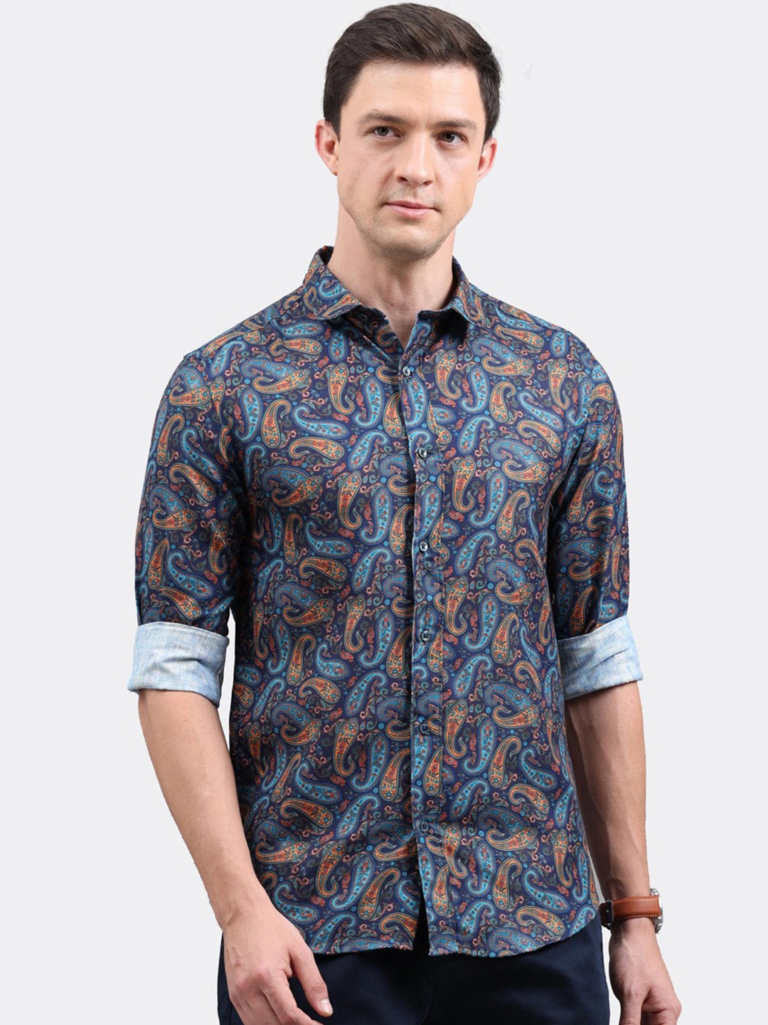 

BADMAASH Slim Fit Ethnic Motifs Printed Pure Cotton Casual Shirt, Navy blue