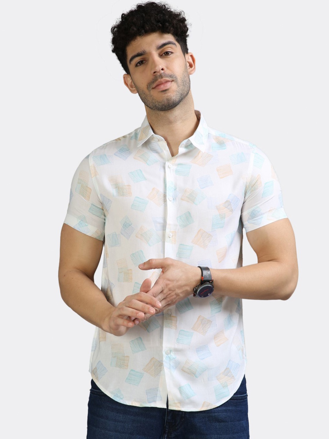 

BADMAASH Abstract Printed Slim Fit Casual Shirt, White