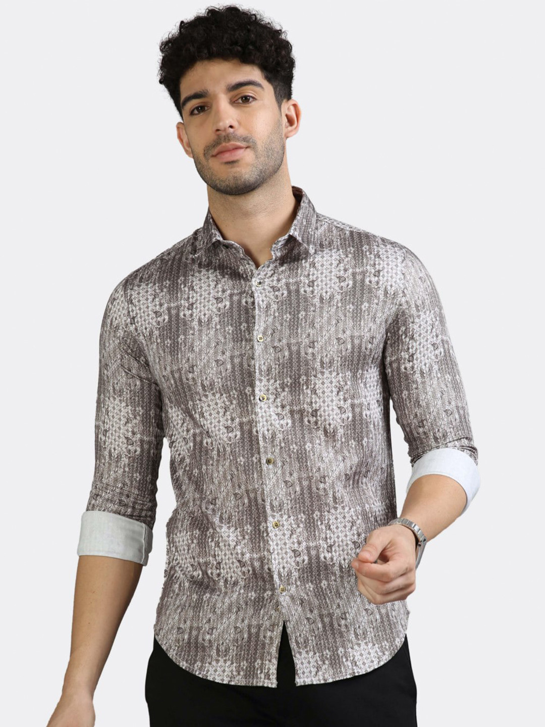 

BADMAASH Slim Fit Abstract Printed Casual Shirt, Brown