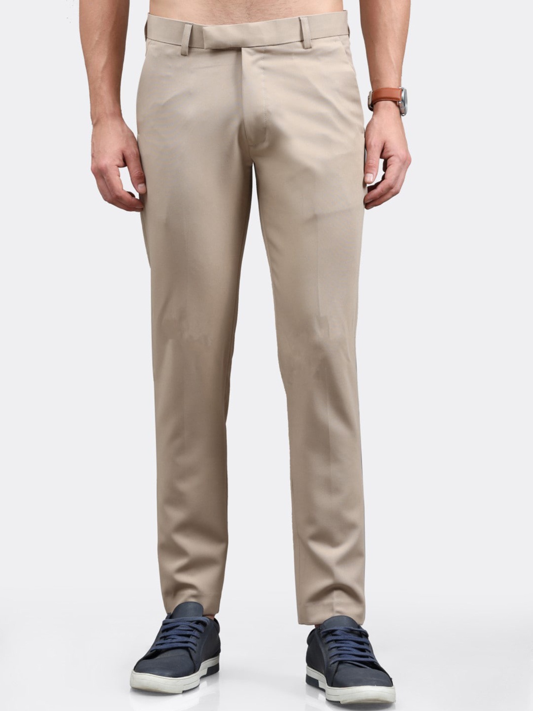 

BADMAASH Men Slim Fit Mid-Rise Easy Wash Trousers, Brown