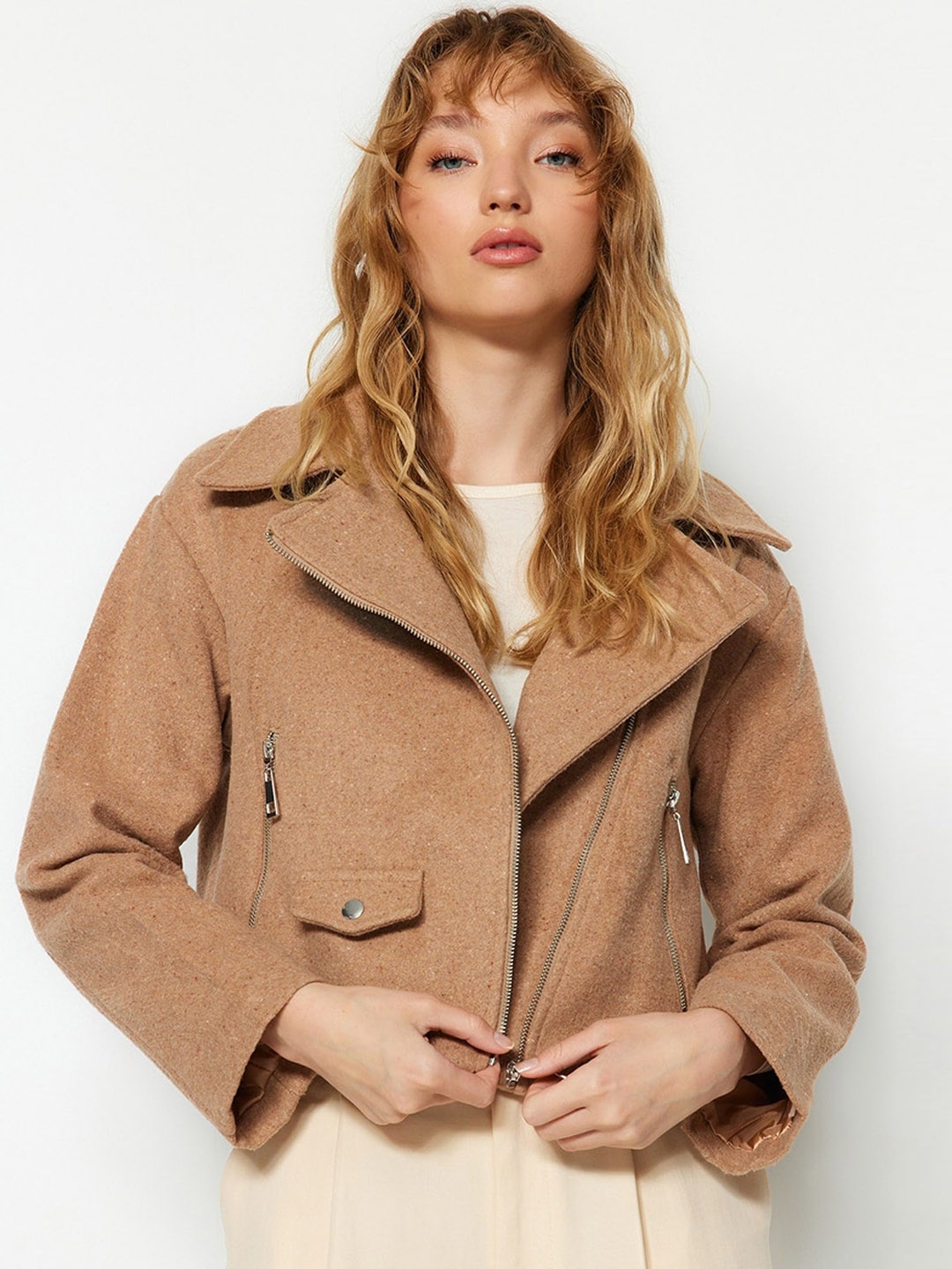 

Trendyol Single-Breasted Notched Lapel Collar Overcoat, Beige