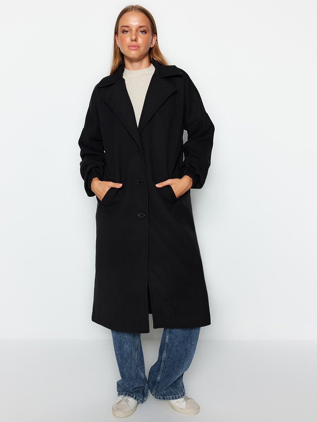 

Trendyol Notched Lapel Collar Long Sleeves Overcoats, Black