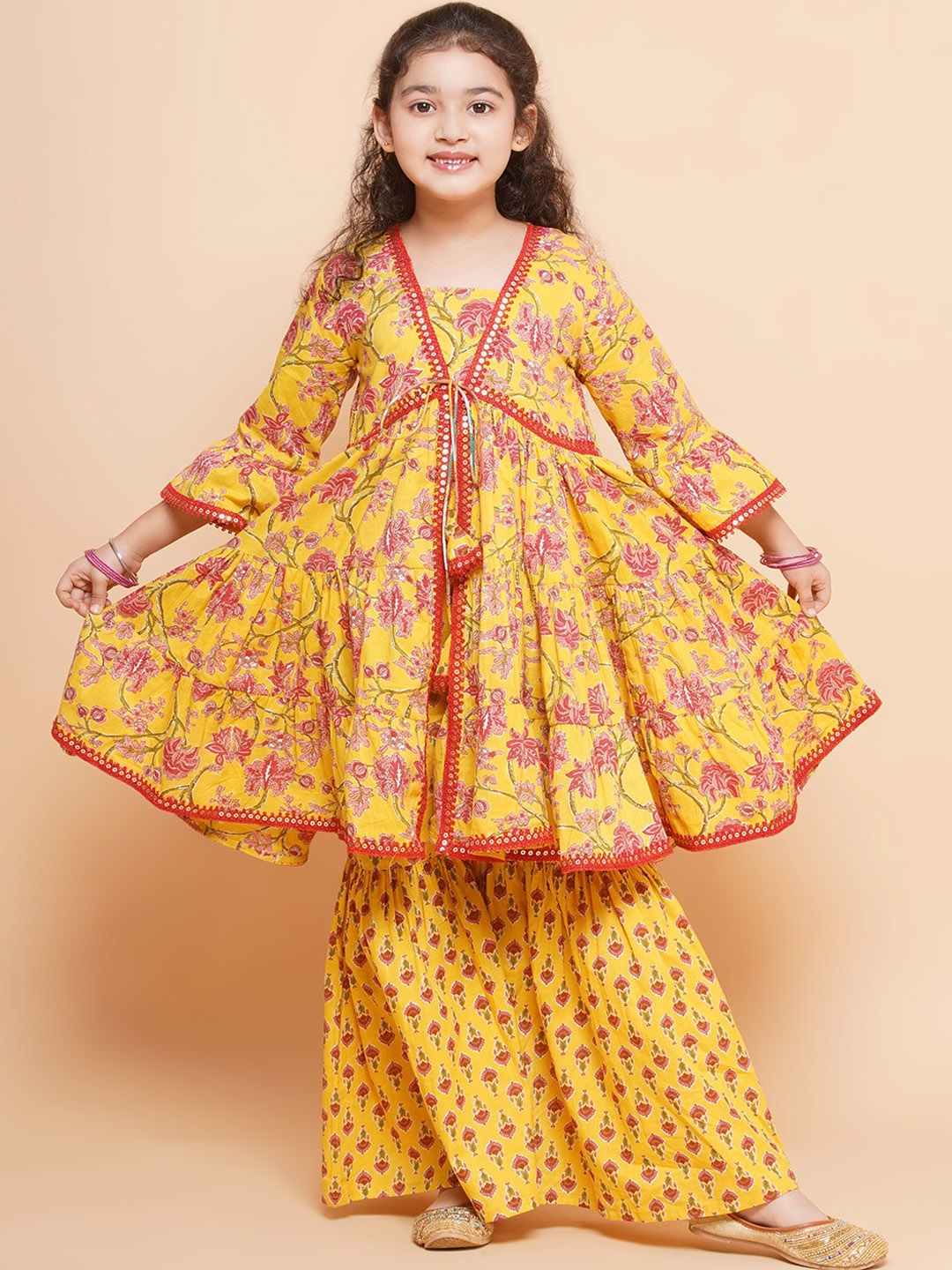 

Bitiya by Bhama Girls Floral Print Sequinned Pure Cotton Kurta with Sharara, Yellow