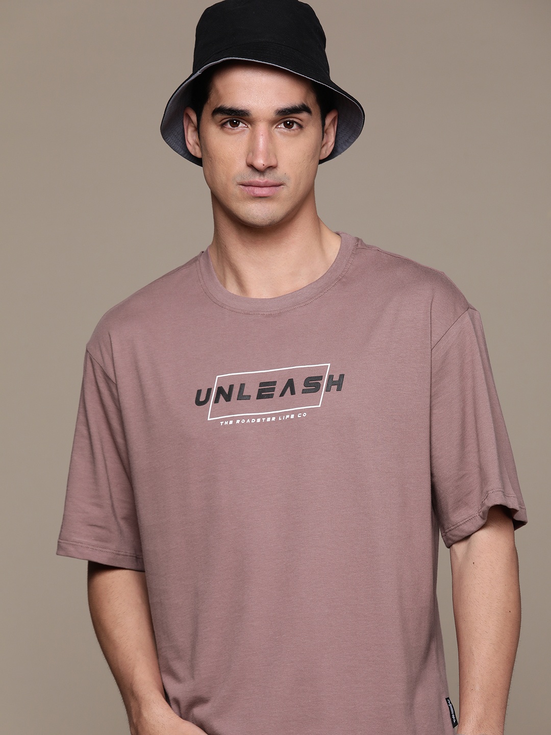 

The Roadster Lifestyle Co. Typography Printed Drop-Shoulder Sleeves Pure Cotton T-shirt, Mauve