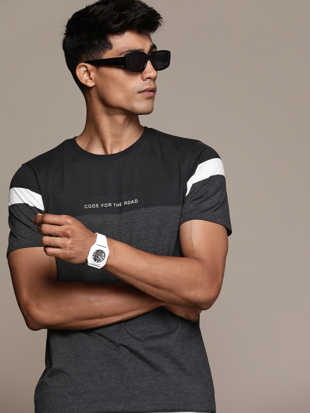 

The Roadster Lifestyle Co. Colourblocked T-shirt, Black