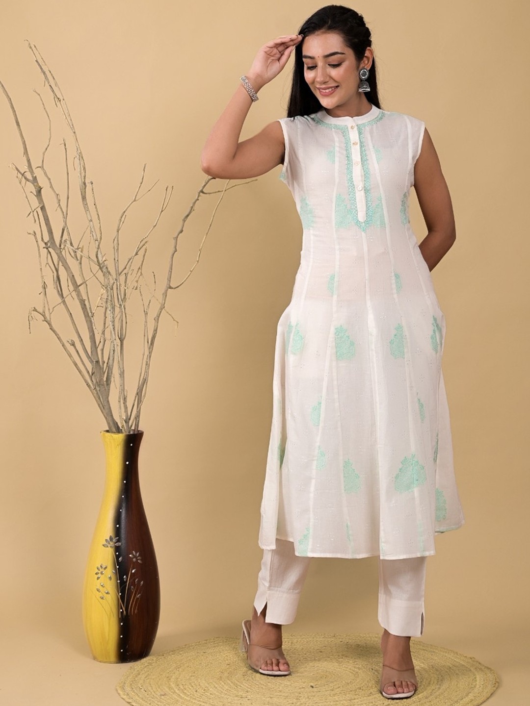 

Sangria Abstract Embroidered Mandarin Collar Cotton Anarkali Kurta, White