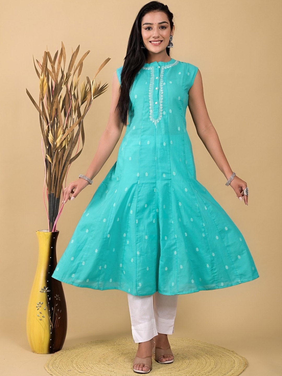 

Sangria Woven Design Panelled Thread Work Cotton A-line Kurta, Sea green