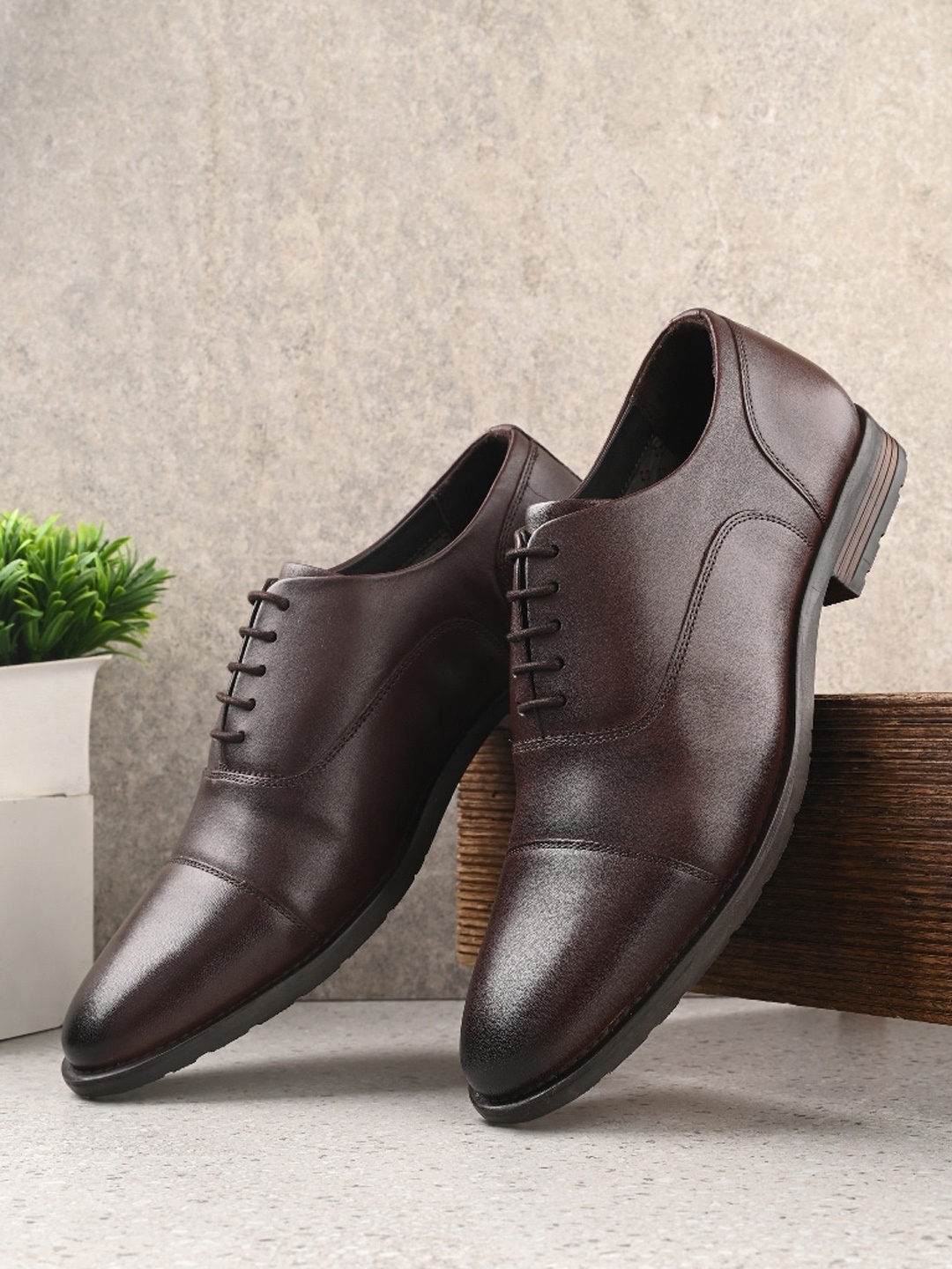 

Overdrive Men Leather Formal Oxfords, Brown