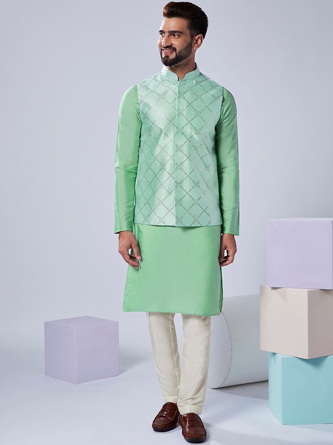 

KISAH Mandarin Collar Regular Kurta with Pyjama & Nehru jacket, Sea green