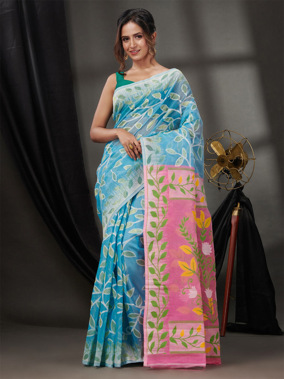 

Charukriti Floral Printed Pure Cotton Jamdani Saree, Blue