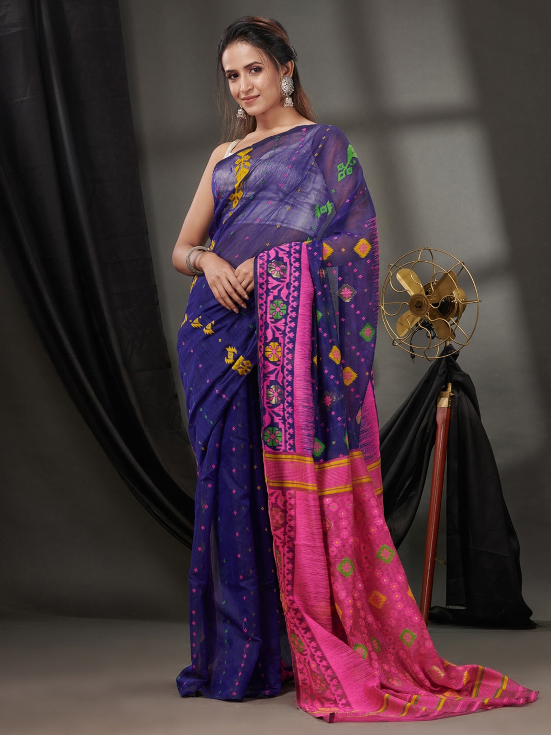 

Charukriti Ethnic Motifs Woven Design Silk Cotton Jamdani Saree, Navy blue
