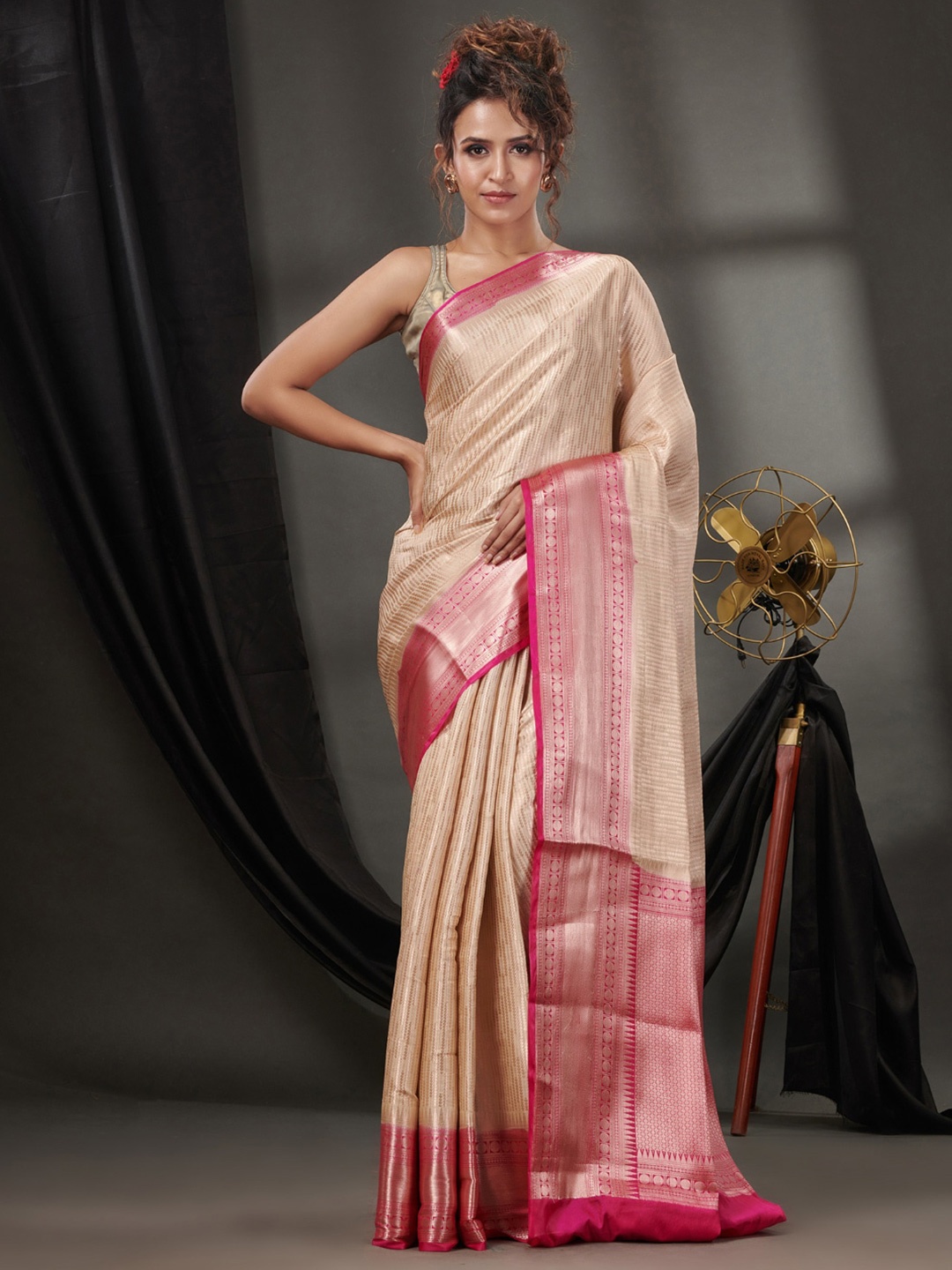 

Charukriti Woven Design Zari Saree, Off white