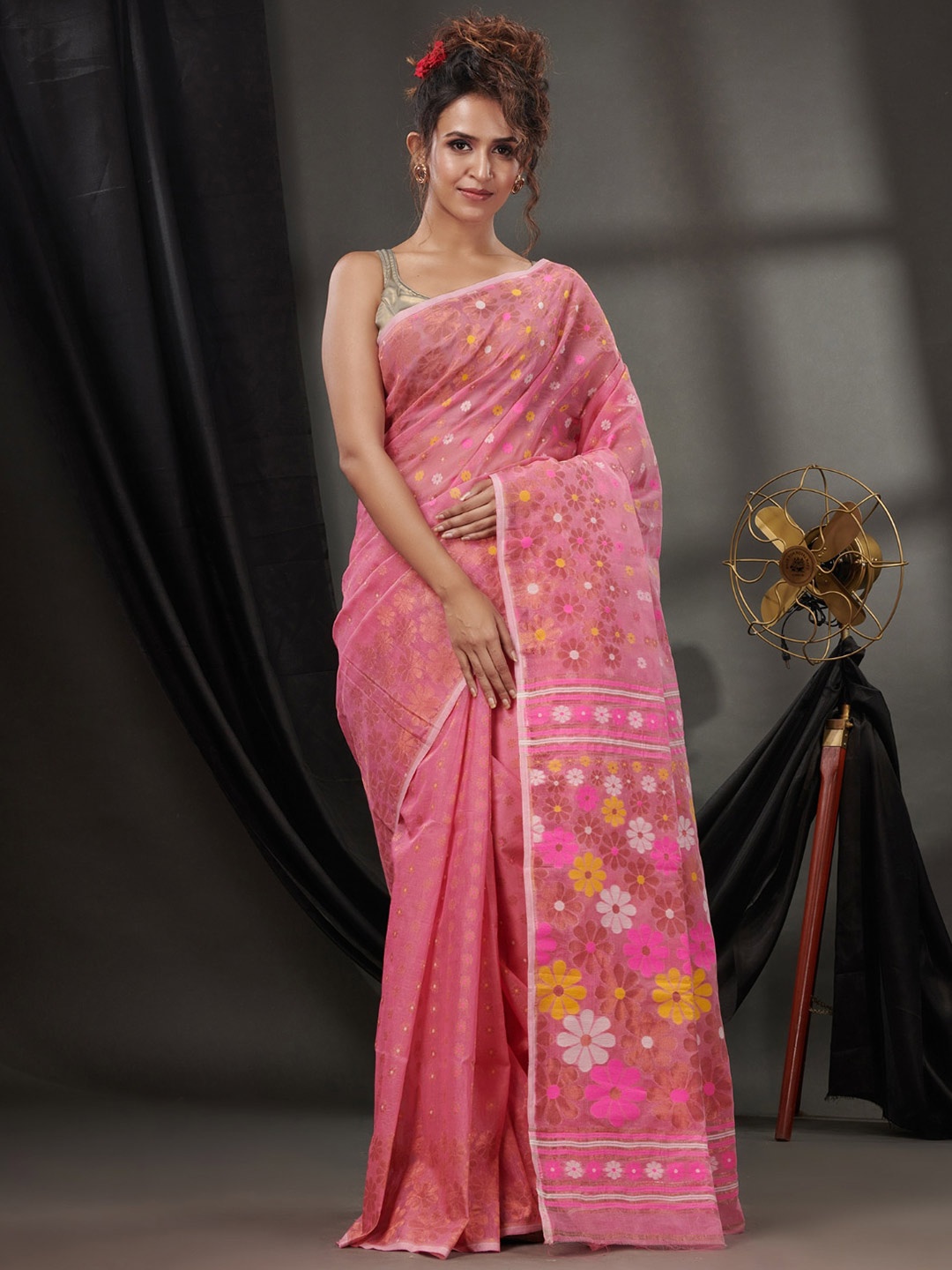 

Charukriti Floral Woven Design Pure Cotton Jamdani Saree, Pink