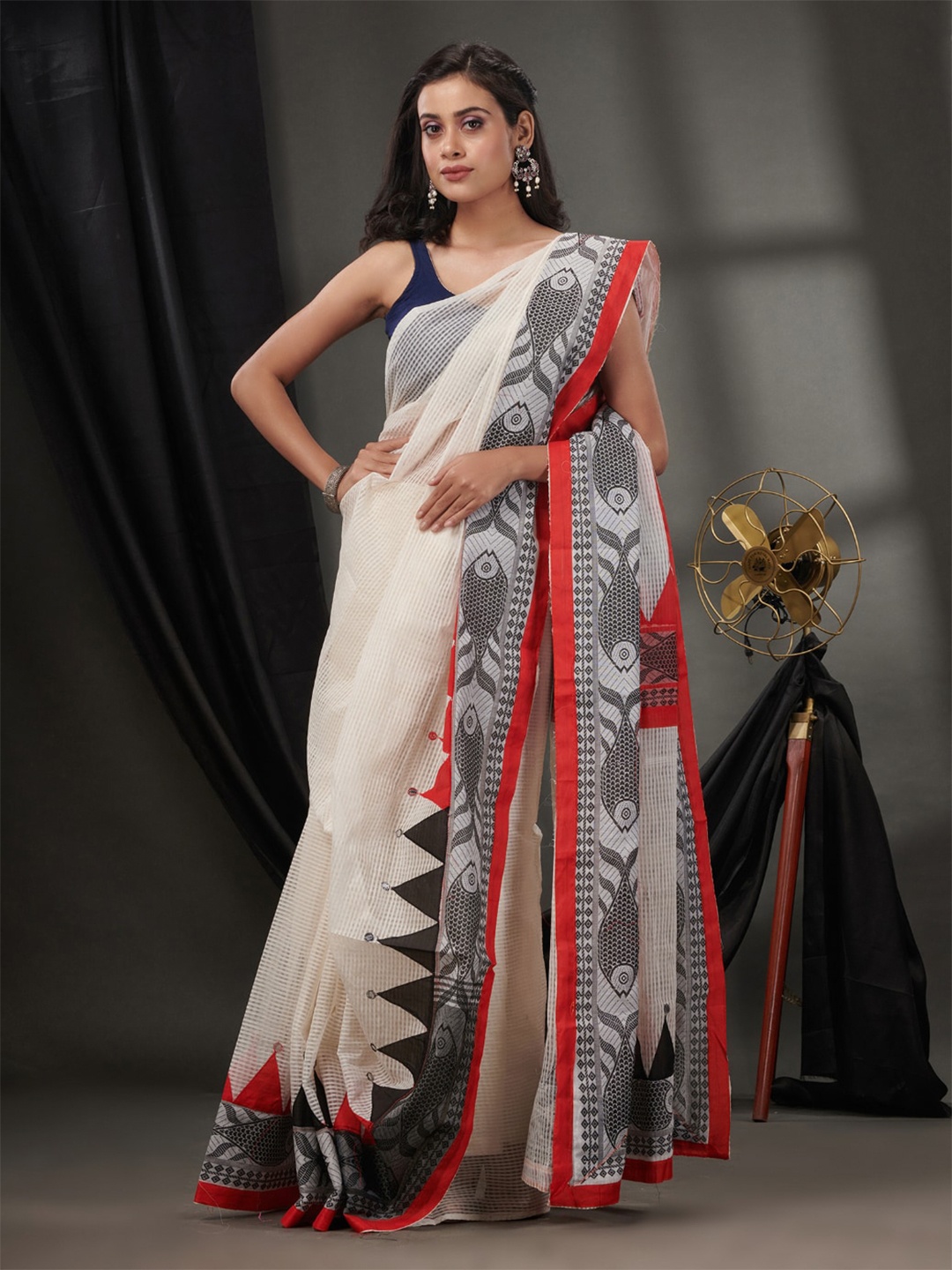 

Charukriti Ethnic Motifs Woven Design Silk Blend Kota Saree, White