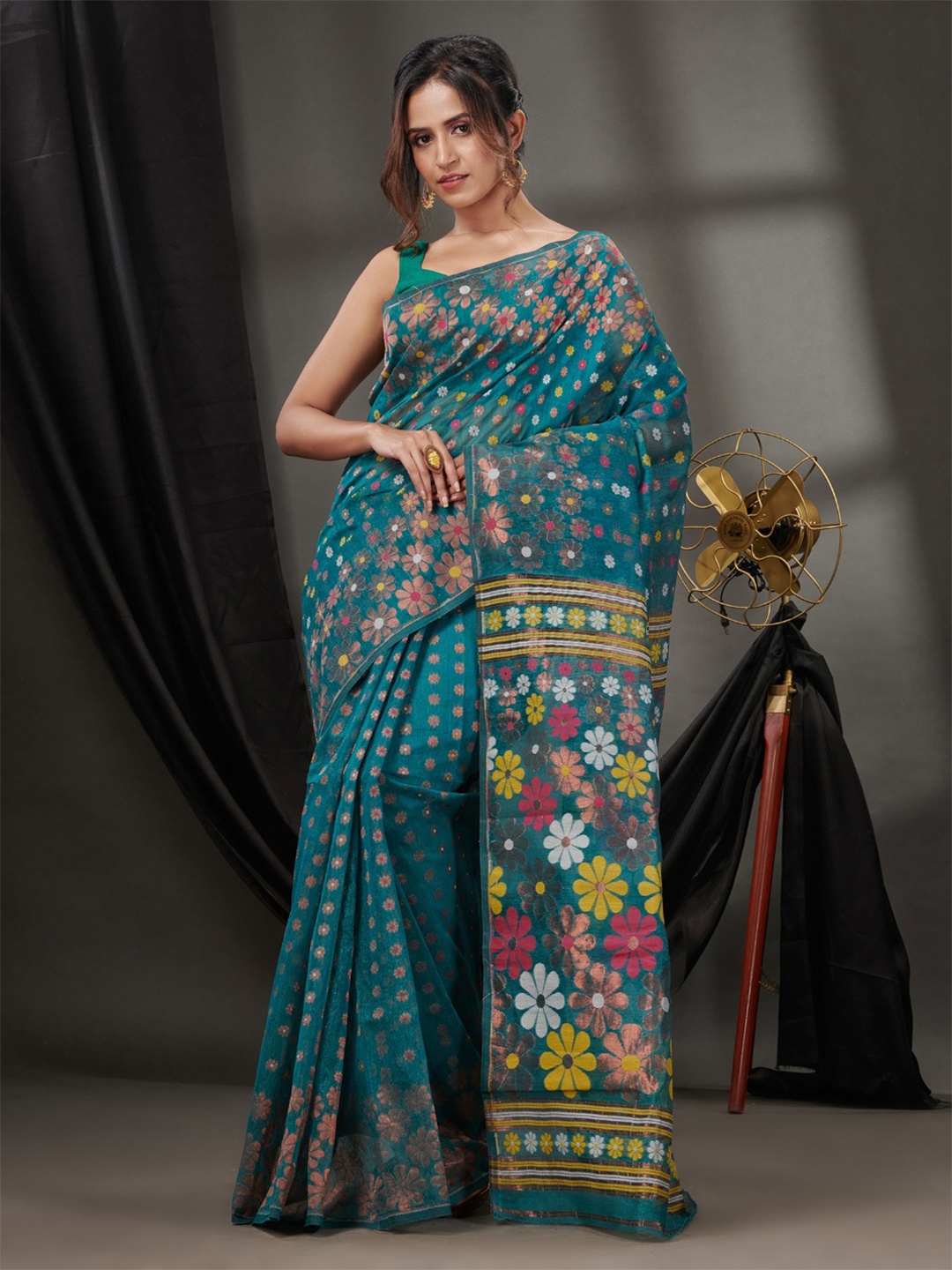 

Charukriti Woven Design Pure Cotton Jamdani Saree, Teal