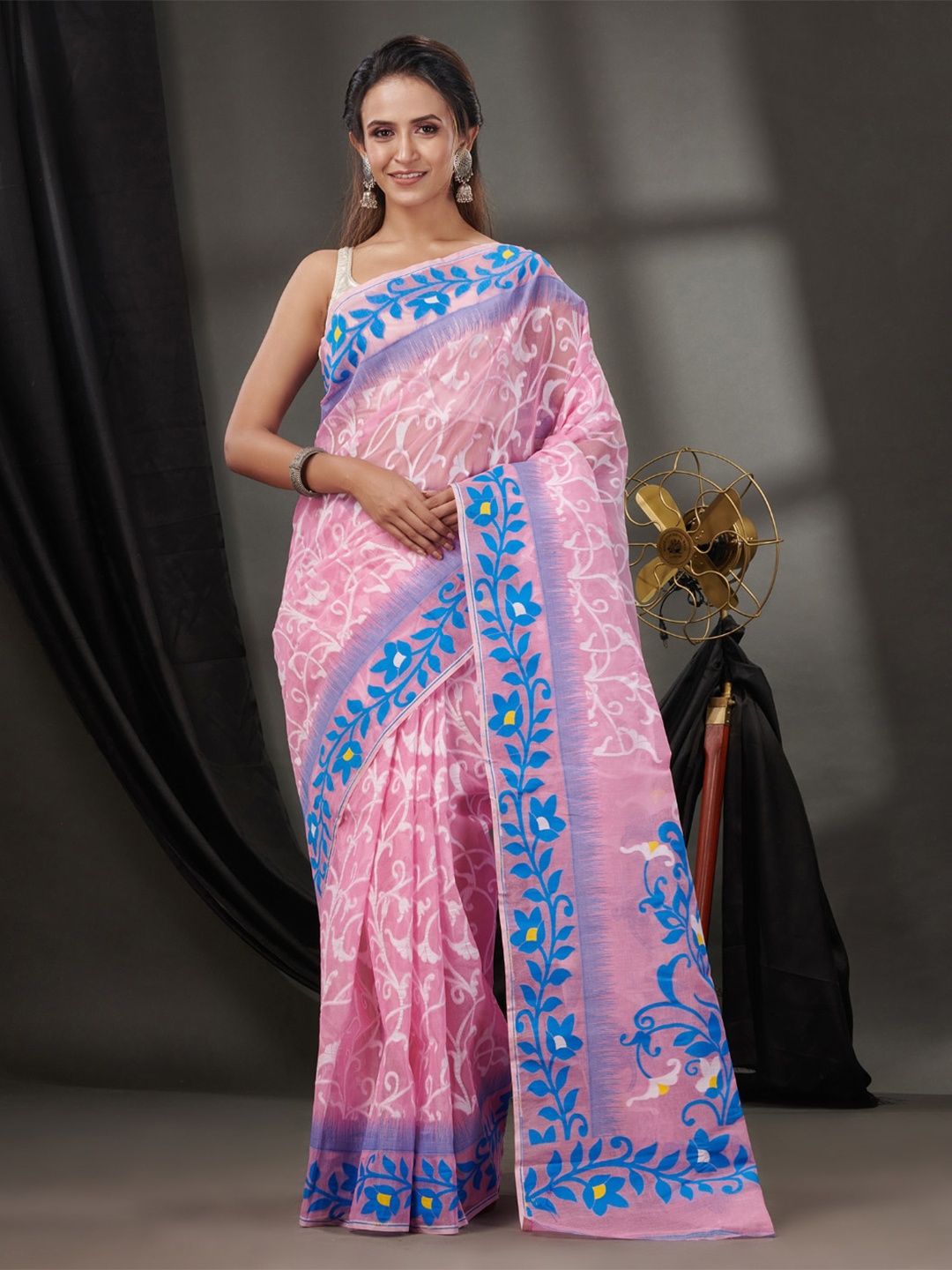 

Charukriti Woven Design Pure Cotton Jamdani Saree, Pink