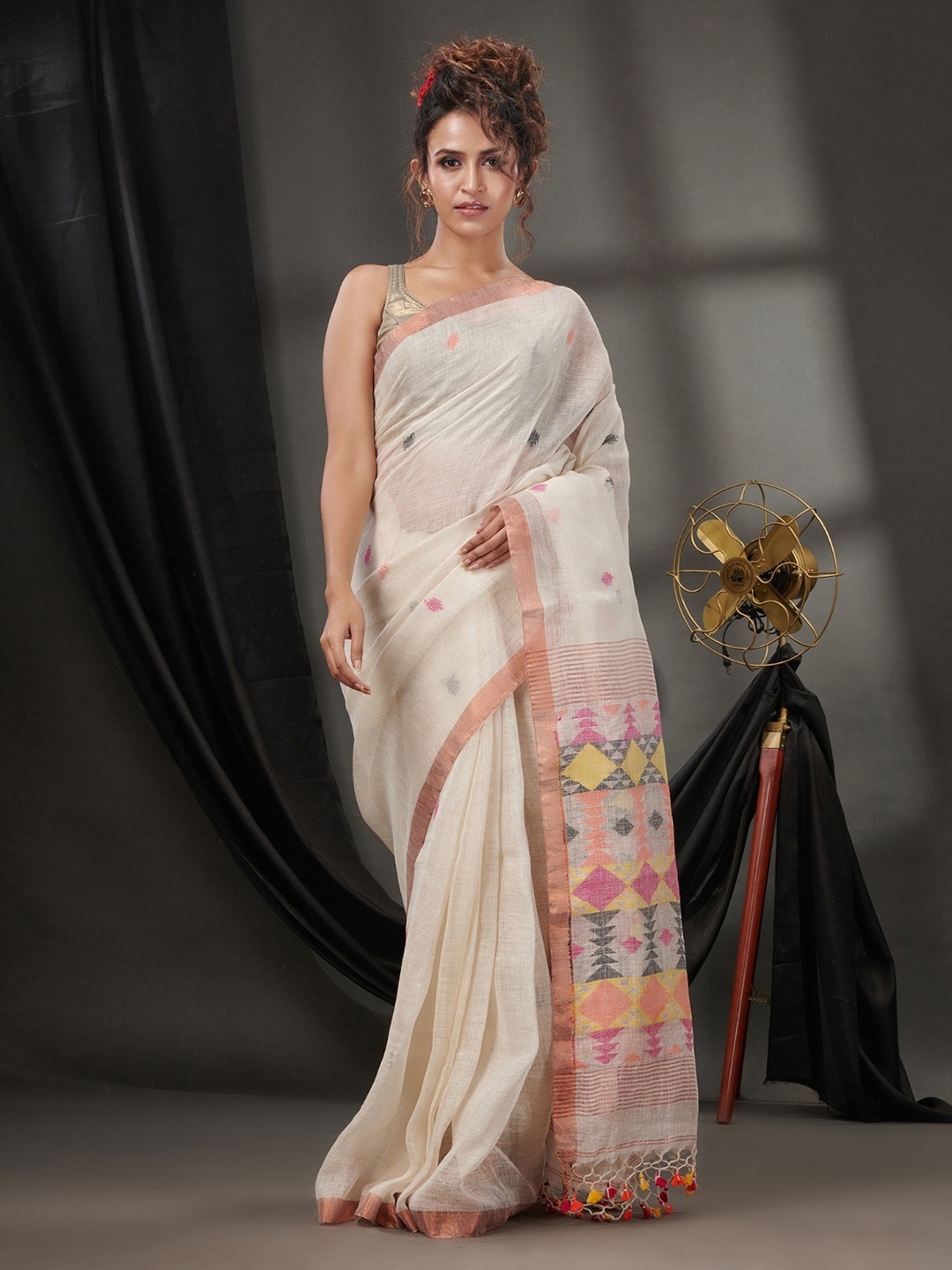 

Charukriti Ethnic Motifs Woven Design Zari Detailed Pure Linen Saree, Off white