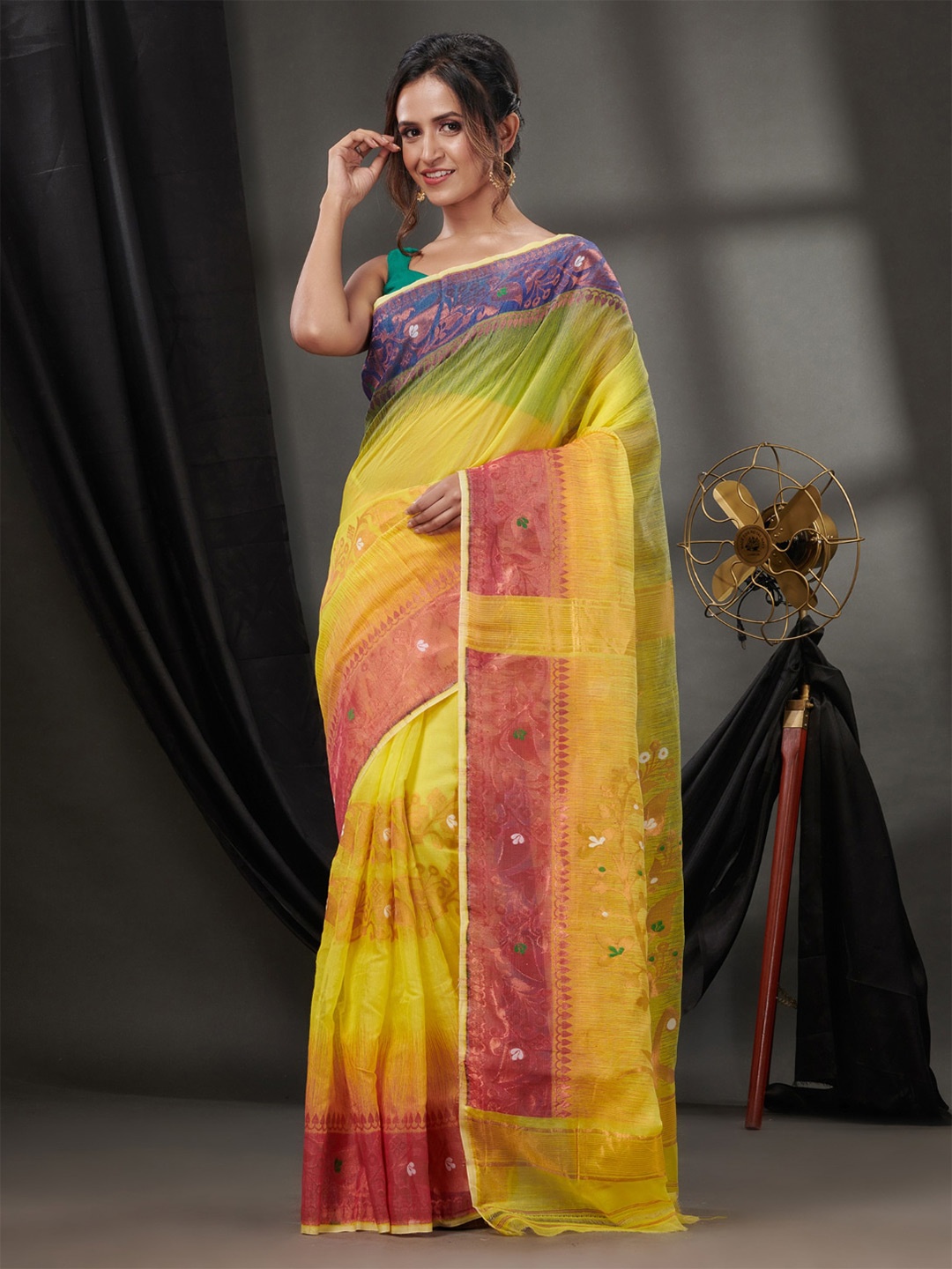 

Charukriti Woven Design Zari Silk Cotton Jamdani Saree, Yellow