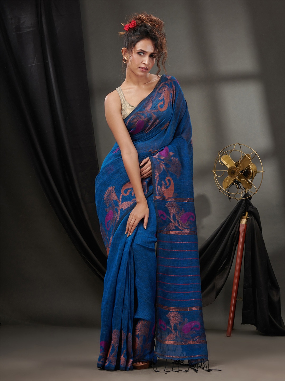 

Charukriti Woven Design Pure Linen Saree, Blue